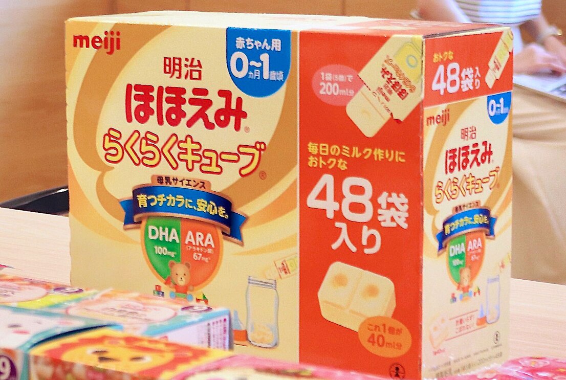 粉ミルクのパッケージ