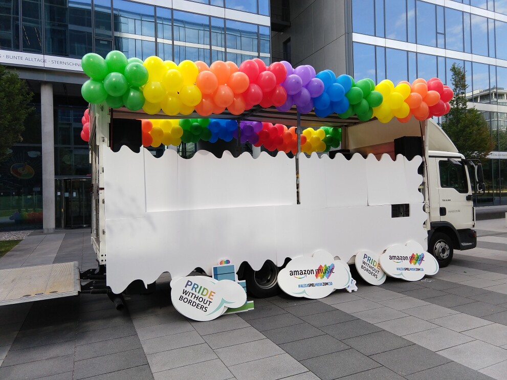 Glamazon-Wagen beim Aufbau