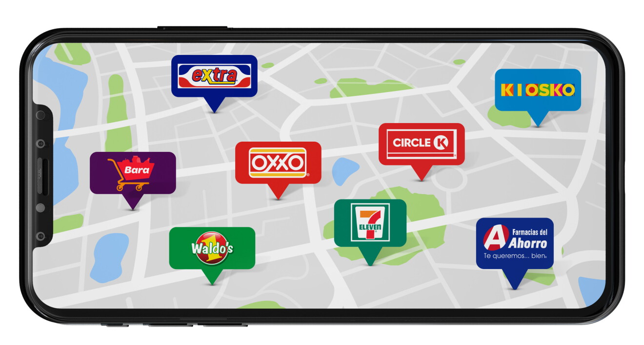 Móvil hotizaontal con un mapa detrás y  marcado el logotipo de los comercios donde se puede pagar en efectivo Amazon Prime. 