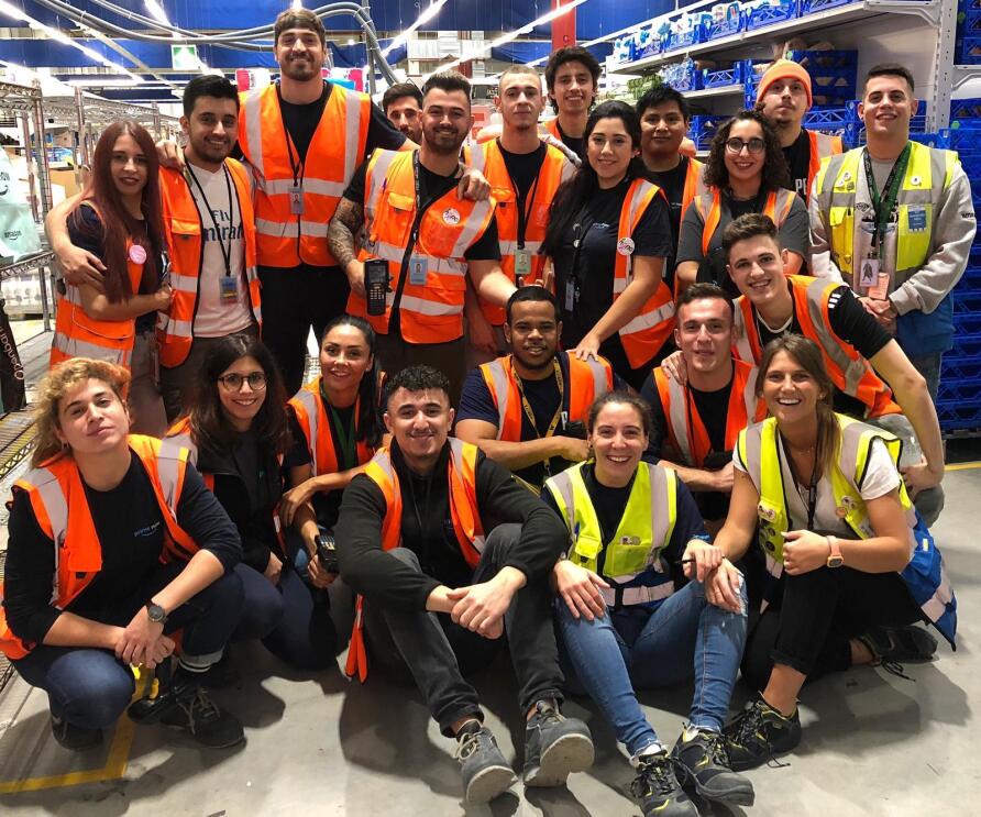 Amazon associates in Spain pose together to kick off Peak. 