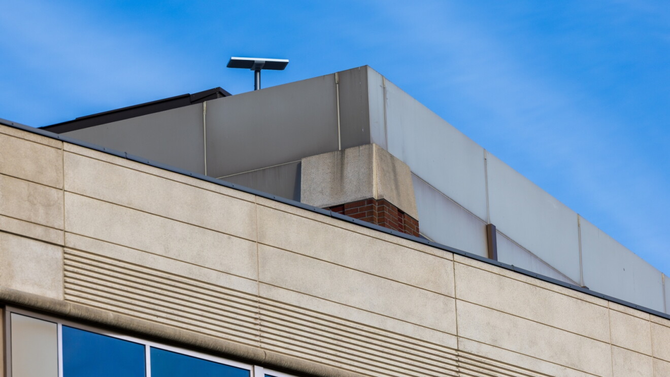 Amazon Leo gigabit-speed 'Ultra' antenna on top of building