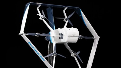 ラスベガスで開催されたカンファレンス「Amazon re:MARS」のステージに登場したPrime Air Drone