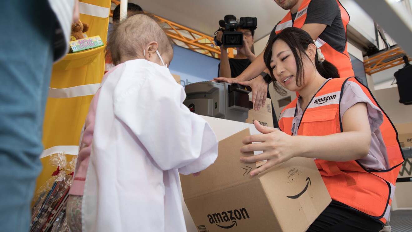 Amazon 「Goes Gold」 神奈川県立こども医療センターを訪問