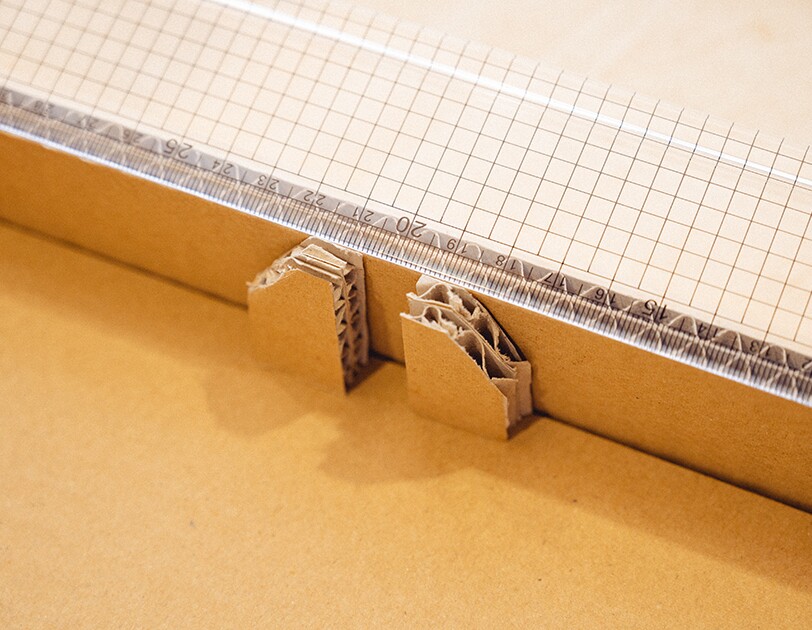 おうち時間に楽しもう。子どもと一緒に簡単ダンボール工作【ホッケーゲーム編】