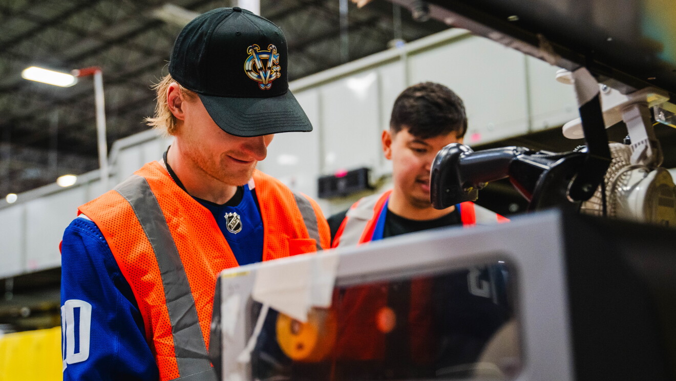 Amazon x Canucks 3