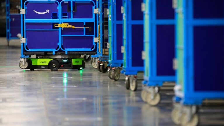 See 18 photos of Amazon’s newest fulfillment center powered by AI and ...