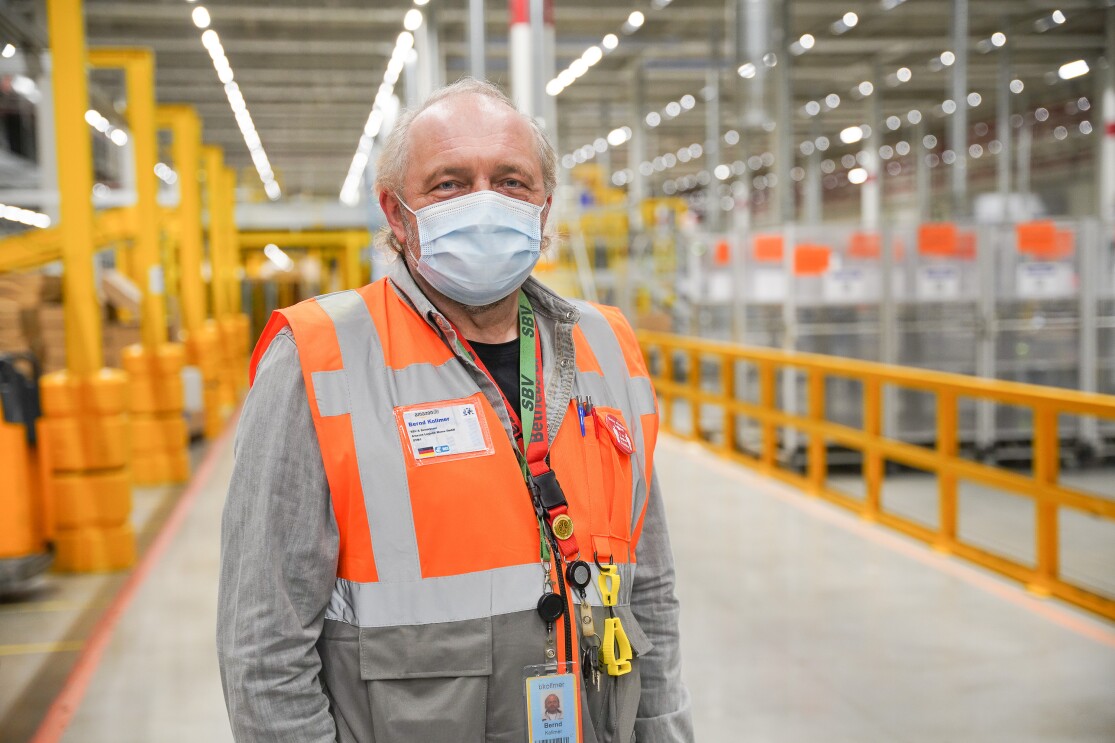 Amazon Werne_Bernd Kollmer_Gehörlose Mitarbeiter bei Amazon