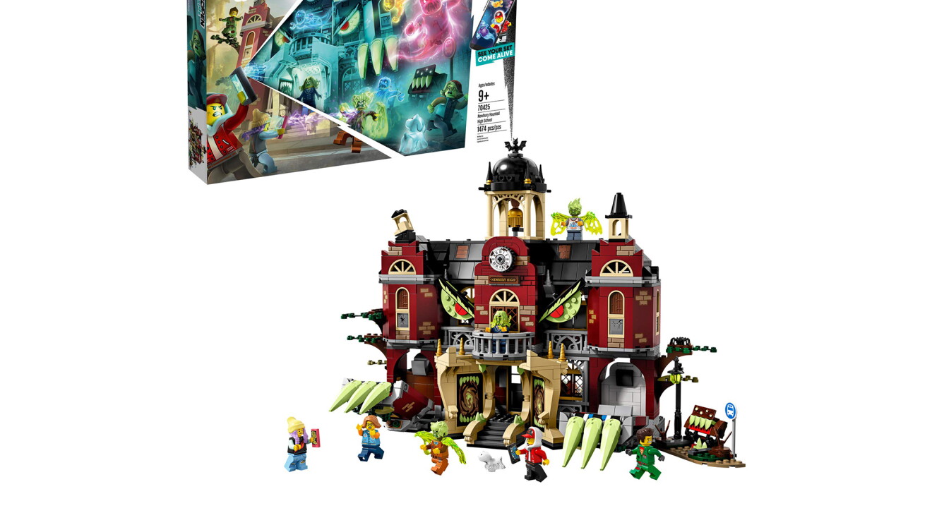 LEGO Hidden Side Newbury Haunted High School
