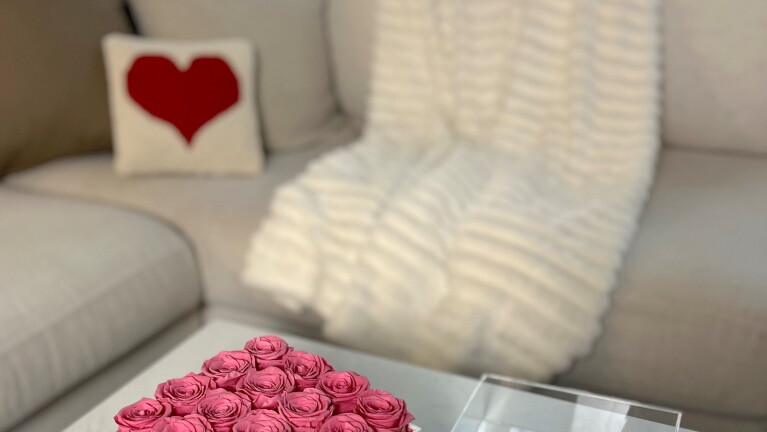 An image of a Valentine’s Day product available on Amazon recommended by lifestyle influencer Ashlan Sorenson.