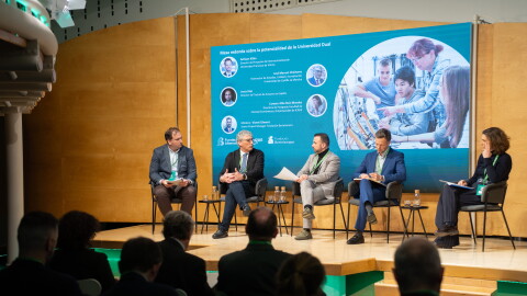 Amazon, Fundación Alternativas y Fundación Bertelsmann presentan un informe que analiza en profundidad el modelo de formación dual universitaria, evalúa su estado actual y propone diez recomendaciones de política pública que faciliten su adopción progresiva.