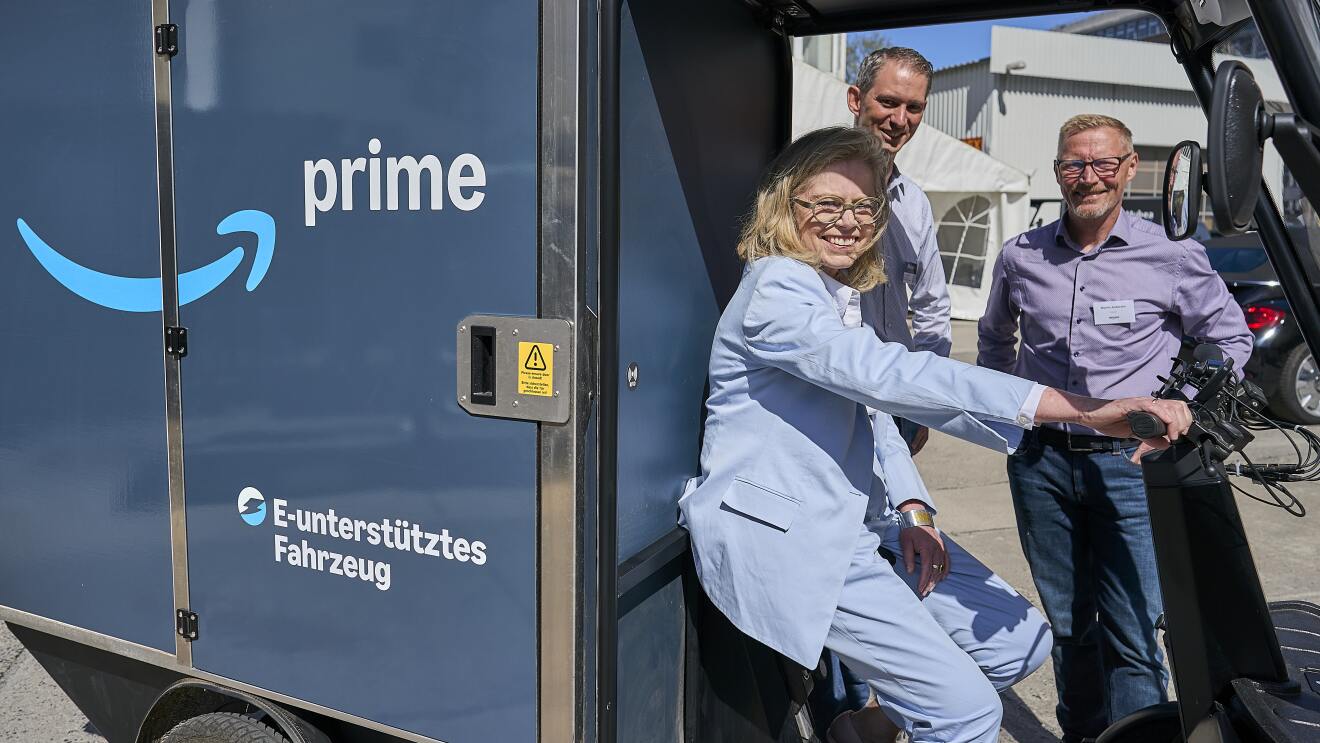 Amazon Mikromobilitätszentrum Opening Berlin mit Politik