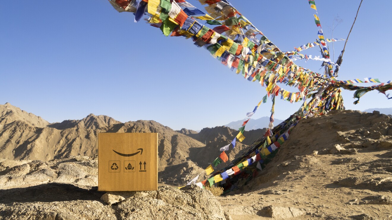 Journey of the Amazon box across iconic Indian locations