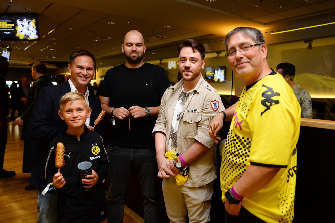 Mitarbeiter auf der After-Show-Party