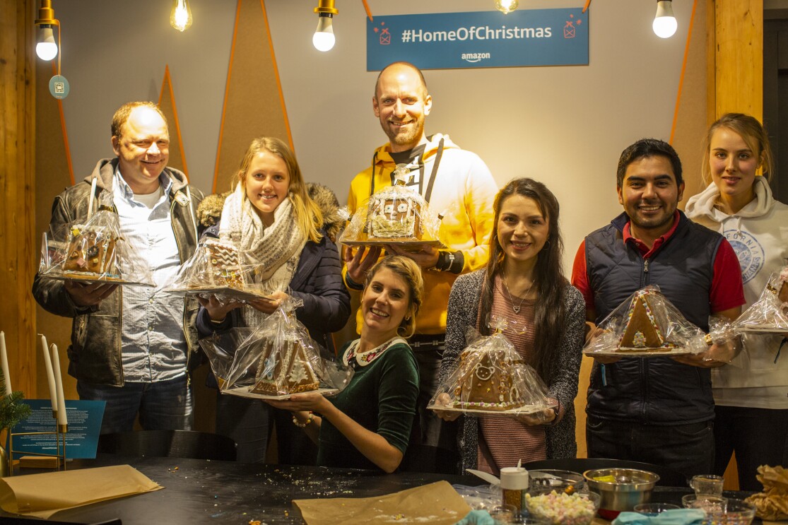 Amazonde_#HomeOfChristmas Lebkuchenhaus backen mit Felicitas Then