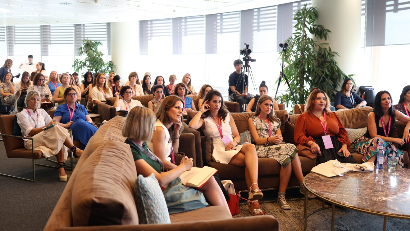 Amazon y Womenalia Sevilla