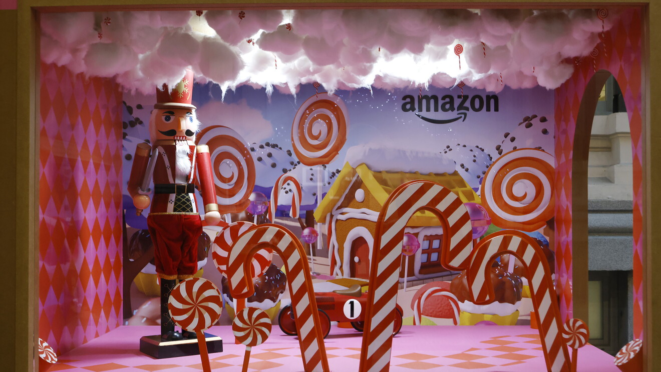 Presentación de La Fábrica de la Navidad de Amazon en el Palacio Cibeles de Madrid.