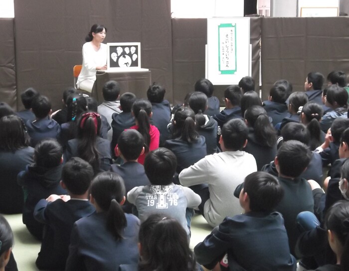 平和への思いを込め憧れの絵本作家に