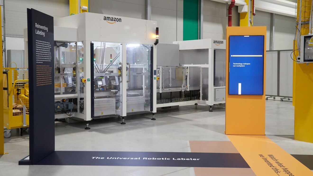 The Universal Robotic Labeller