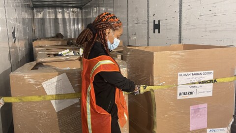 Amazon fait don de plus de 30 000 articles médicaux à des hôpitaux en Ukraine