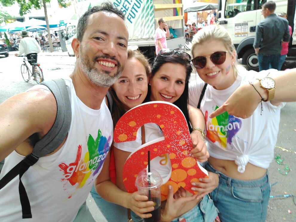 Amazon Mitarbeiter auf dem Christopher Street Day in München.