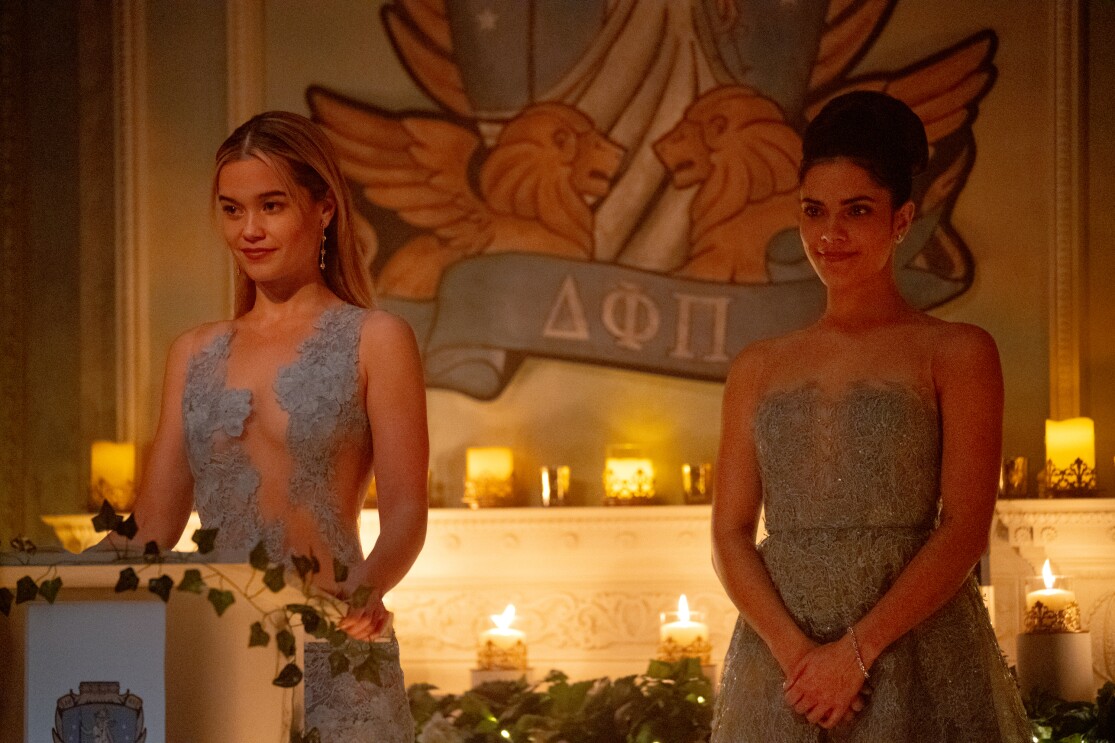 Caroline Merteuil (Sarah Catherine Hook), Cece Carroway (Sara Silva) in Cruel Intentions on Prime Video