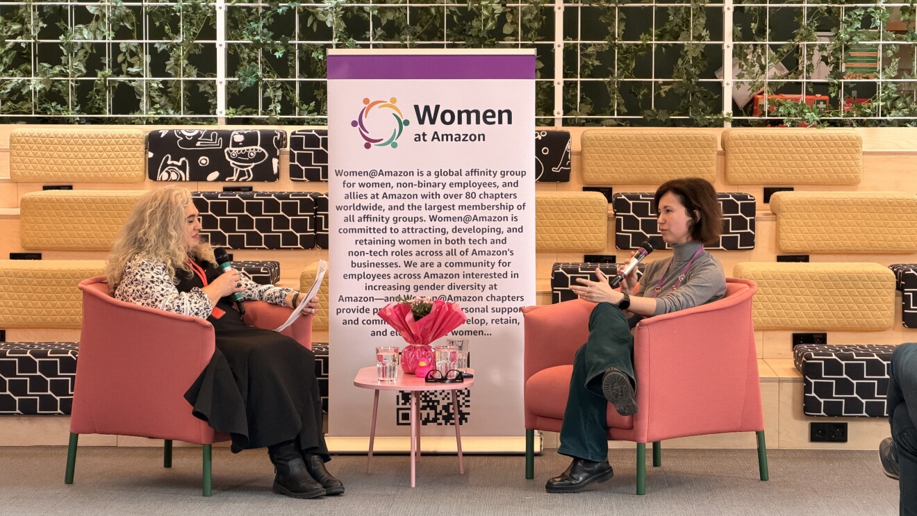 Women at Amazon's fireside chat 2   