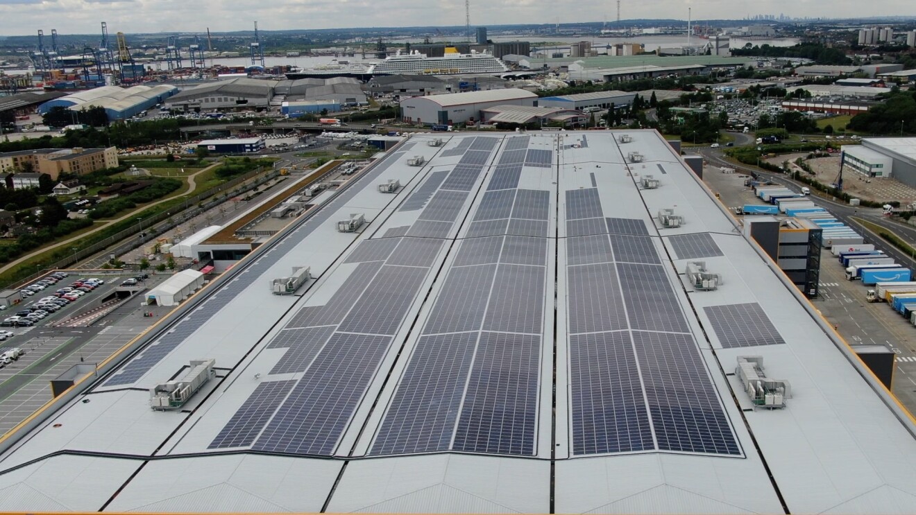 Solar roof top installation at fulfilment centre in Tilbury