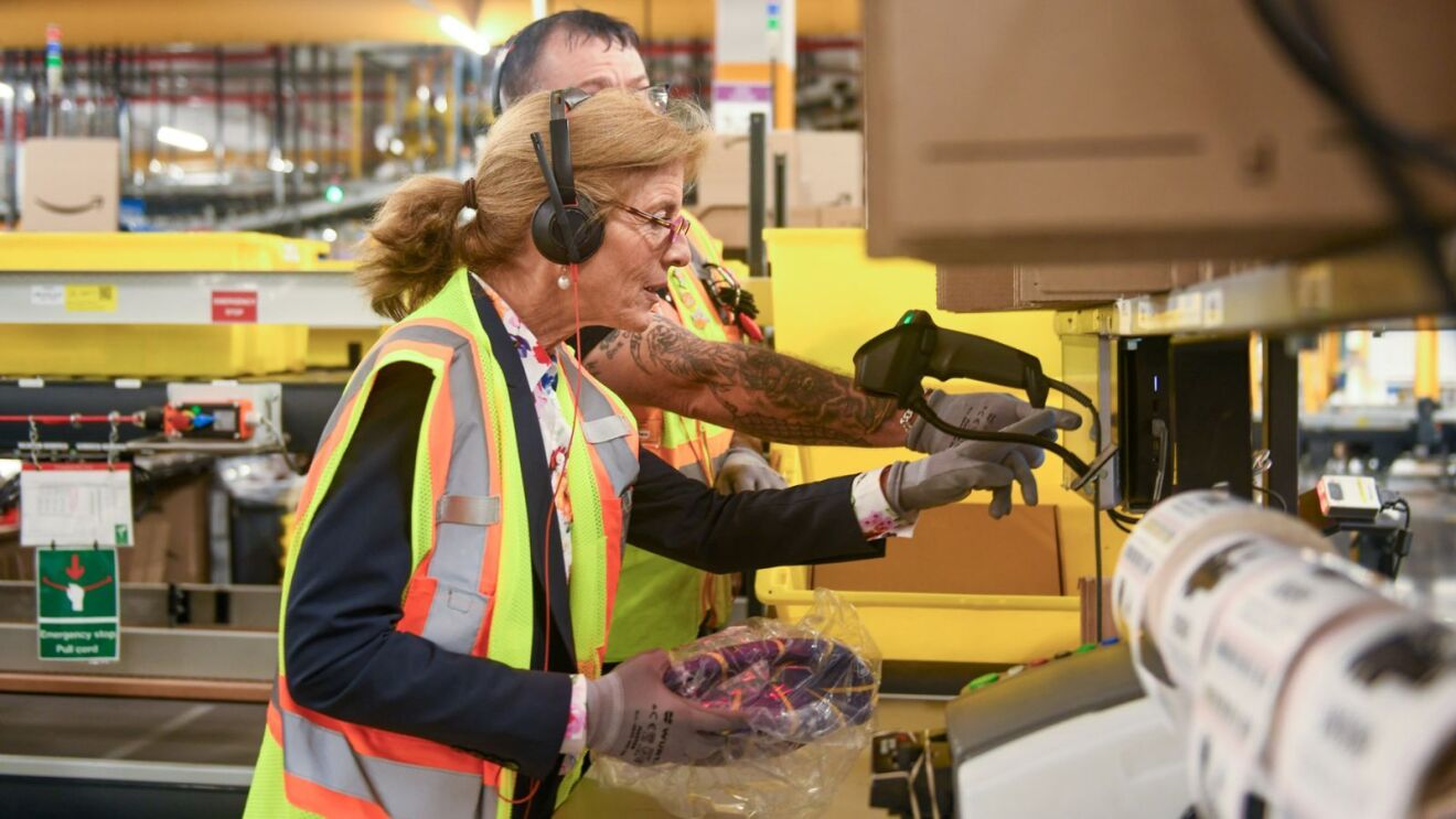 U.S. Ambassador to Australia Caroline Kennedy observing the labelling process at BWU2.