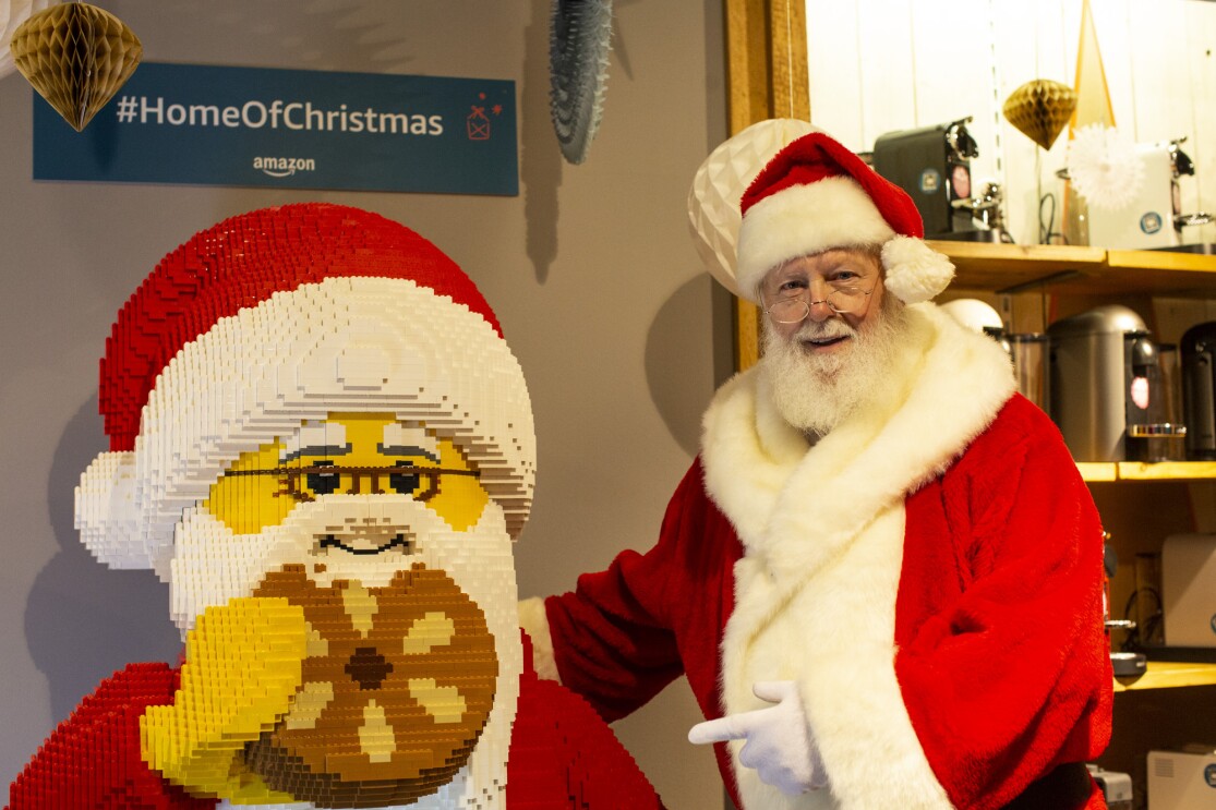 Amazon Pop up Store #HomeOfChristmas