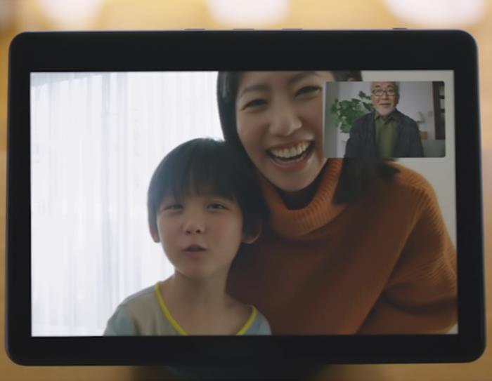 離れて暮らすご両親とつながる、スマートスピーカーの便利な使い方