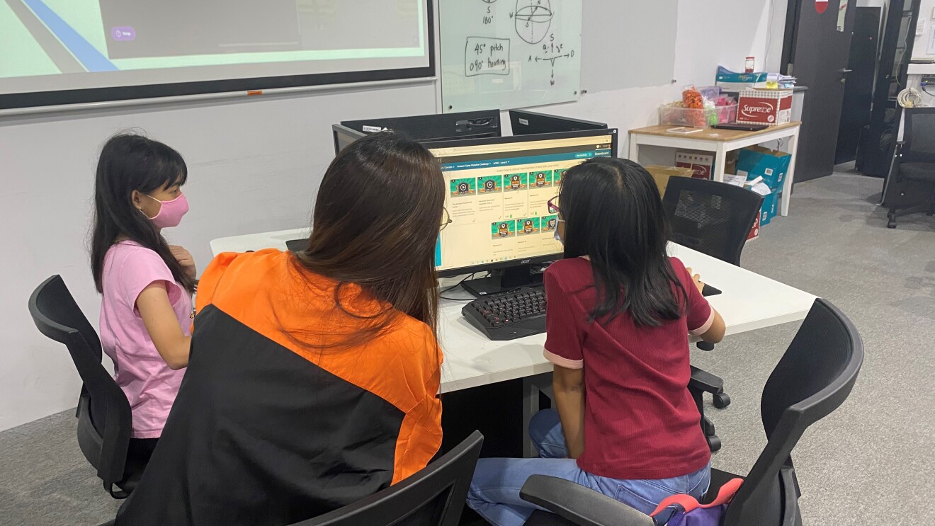 Children taking part in a primary school workshop at Science Centre Singapore