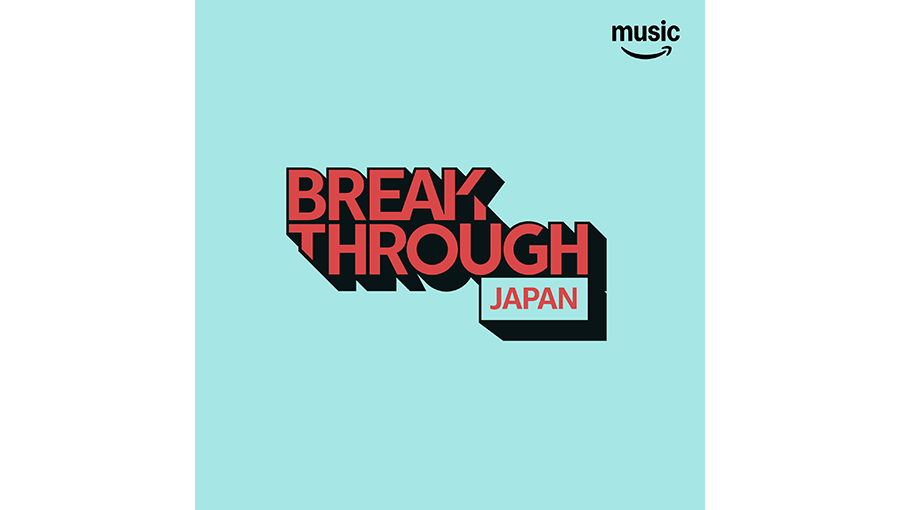 水色の背景、中央に赤で「BREAK THROUGH」と書かれ、文字に黒い縁取りと影がつけられている。その下の右隅に四角の中に赤で「JAPAN」。