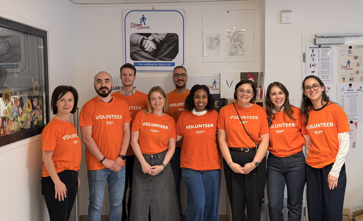 Amazonians in Luxembourg volunteering at Stëmm Vun Der Strooss' premises  