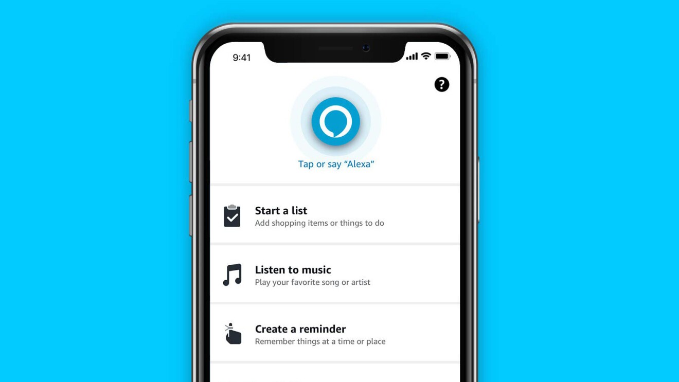 显示Alexa应用程序的手机图片。屏幕上显示了启动列表、听音乐或创建提醒的选项。图片的背景是明亮的蓝色。
