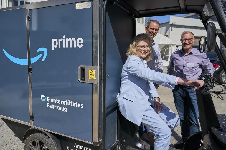 Amazon Mikromobilitätszentrum Opening Berlin mit Politik
