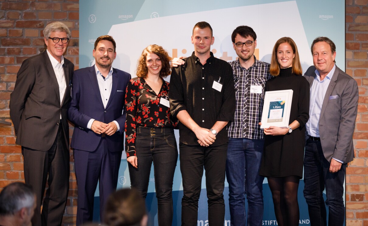 Die Gewinner der Initiative digital.engagiert, die Erfinder von "Karl der Ökobot".