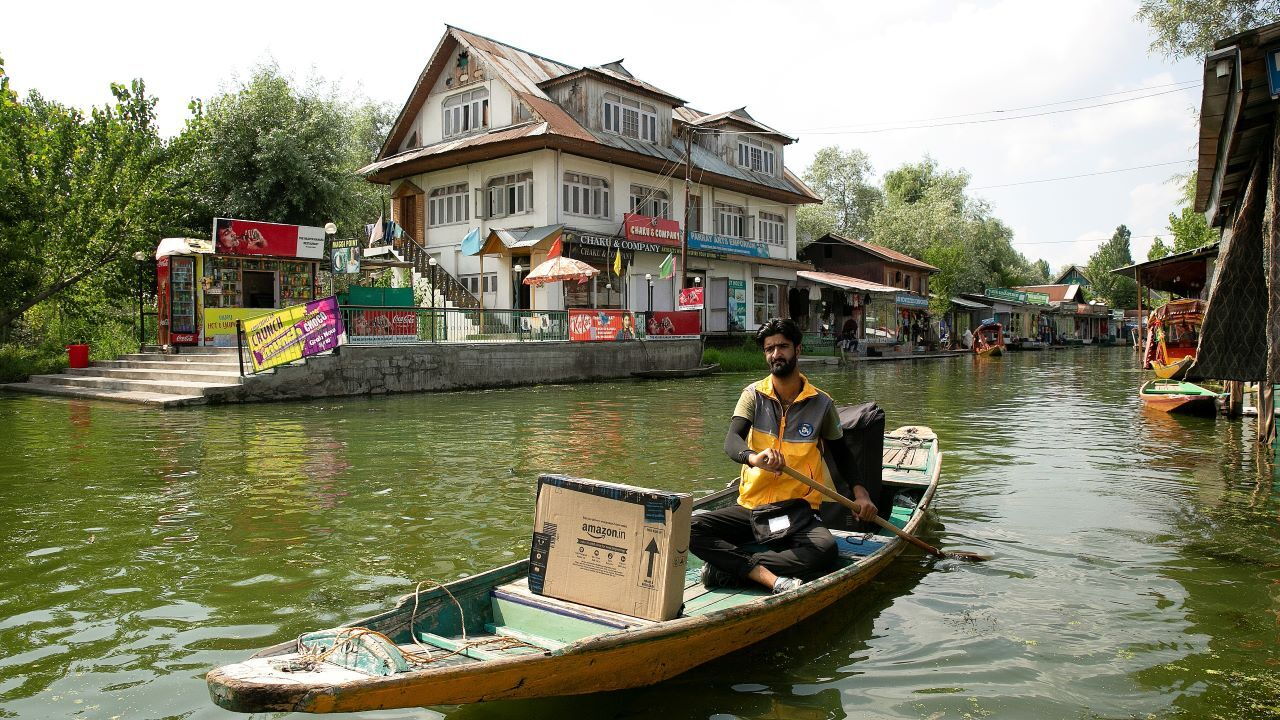Thanks to Amazon's first-ever floating ‘I Have Space’ store, Srinagar’s Dal Lake residents no longer need to go ashore for Amazon deliveries.