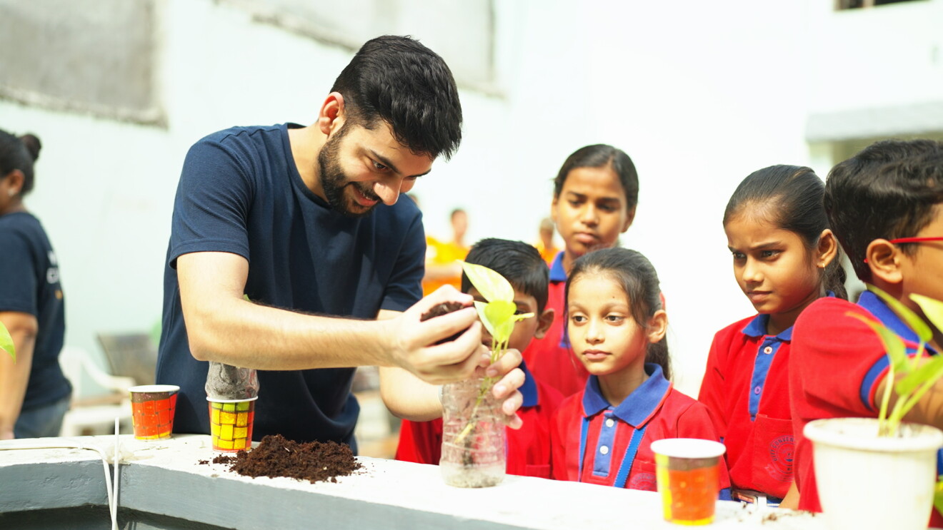 How Amazonians are giving back to their communities this May