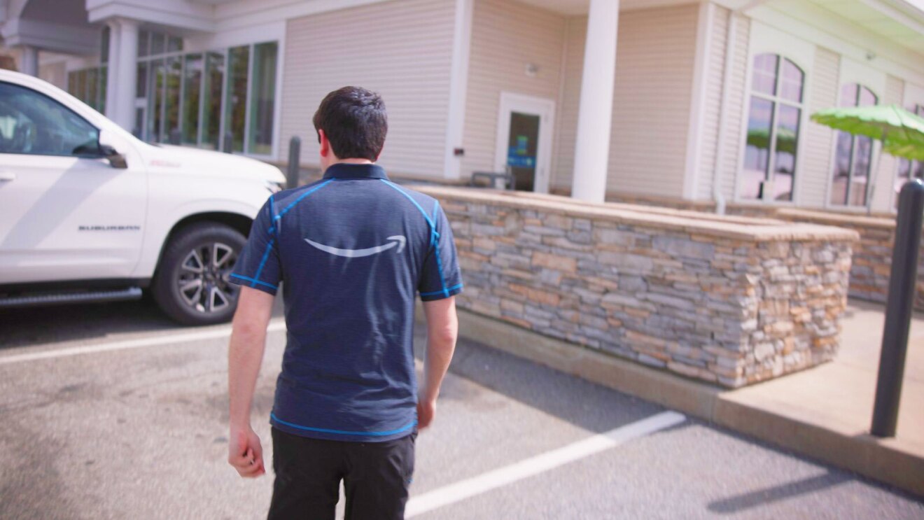 一天的生活中,亚马逊送货司机。