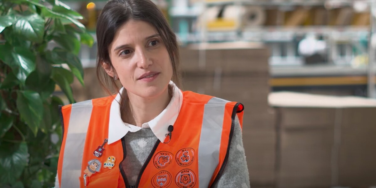 An Amazon manager shares 5 leadership qualities of a good leader