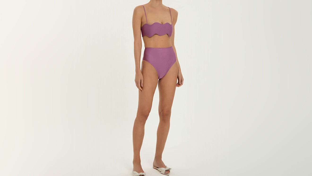 Imagen de una modelo con un traje de baño de Adriana Degreas.
