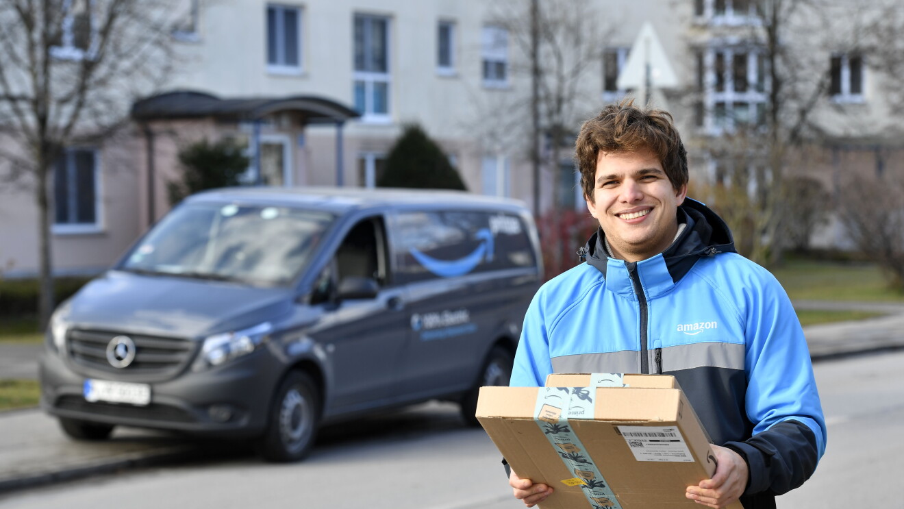 Amazon E-Scooter und E-Vito E-Cars
