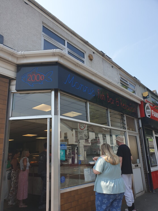 Monnis Fish Bar 