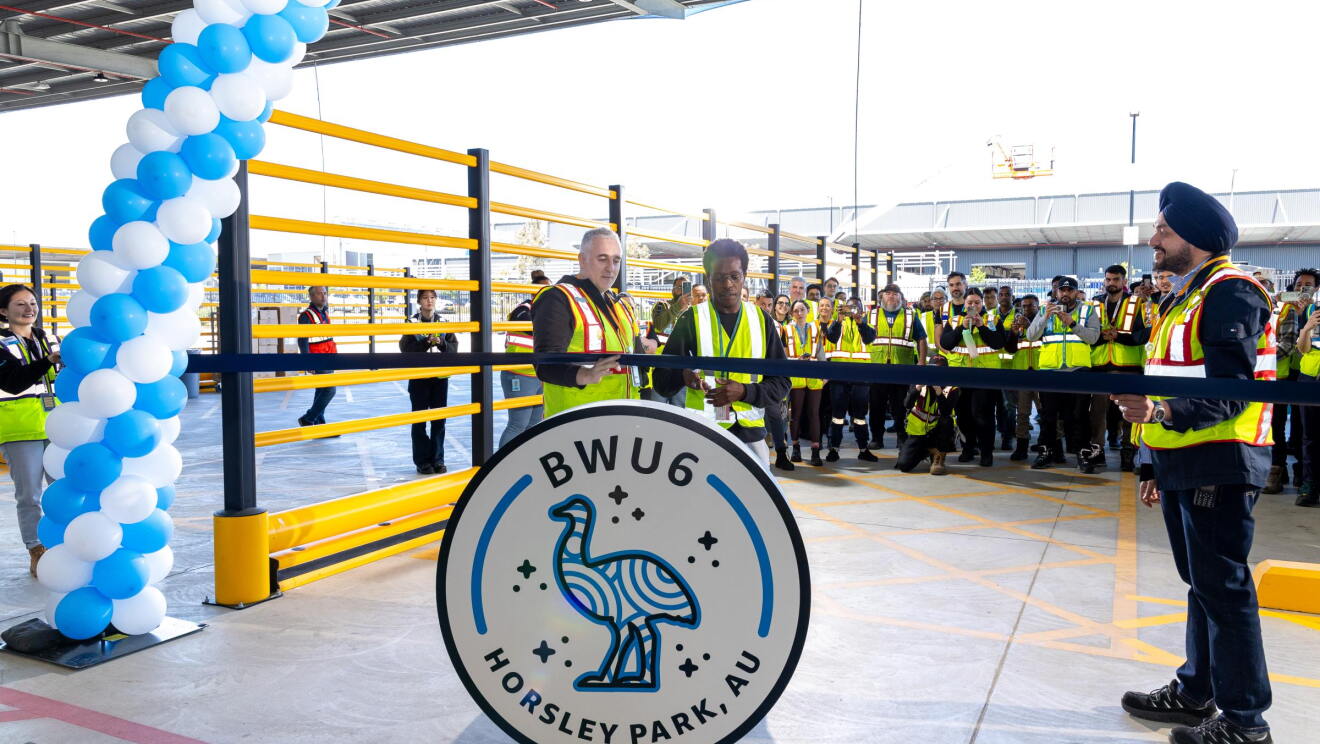 Chris Bowen cutting ribbon for BWU6