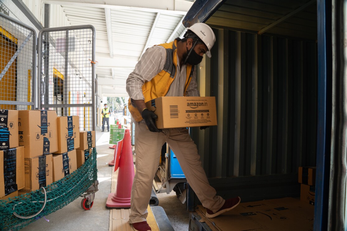 How Amazon maintains higher levels of efficiency in last mile operations