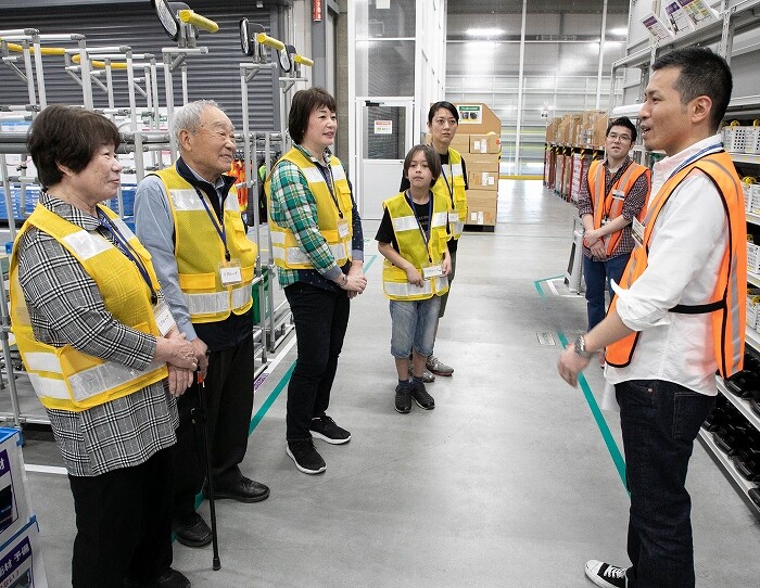 アマゾンフルフィルメントセンターを見学