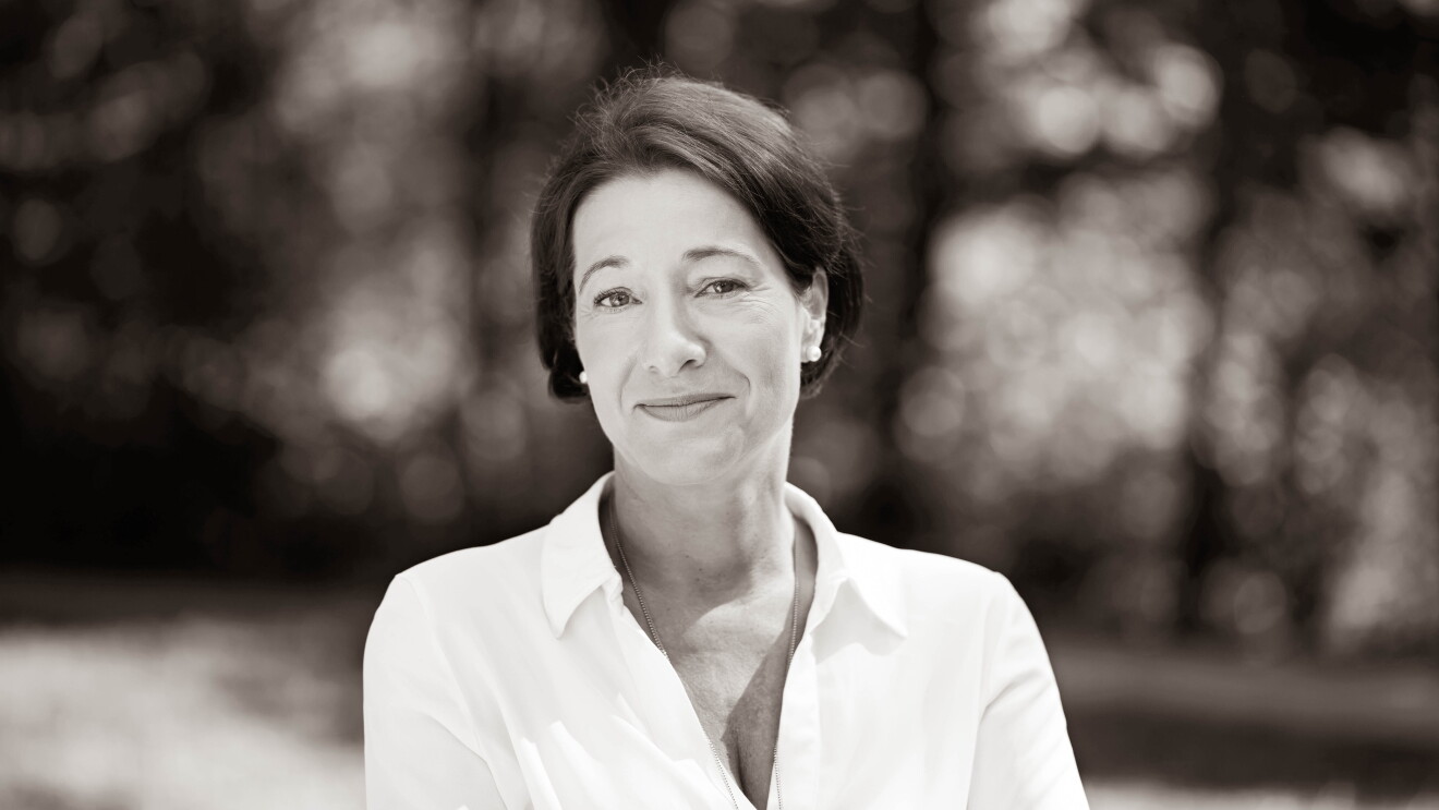S/W Porträt von Judith Prem Gründerin von Retla e. V.