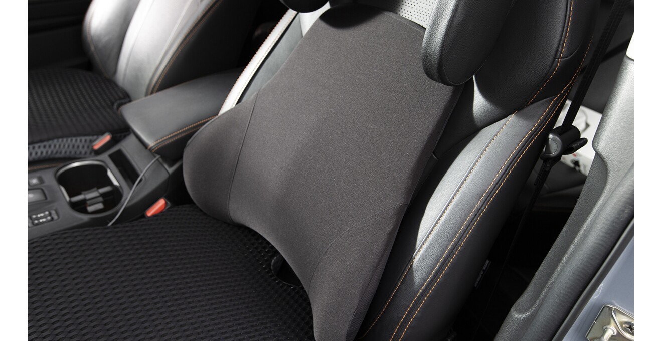 車のシートに取り付けられたランバーサポートの写真