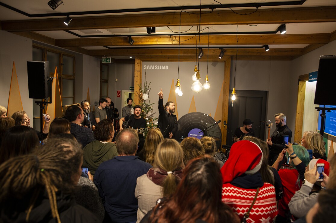 Lions Head und Rea Garvey geben Konzerte im Pop up Store #HomeofChristmas