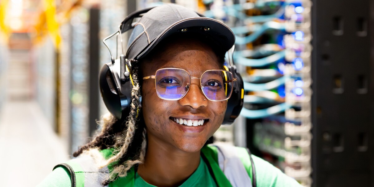 Amazon strengthens its investment in Missouri to bring new community programs, new jobs, and hundreds of millions in tax revenue - About Amazon image